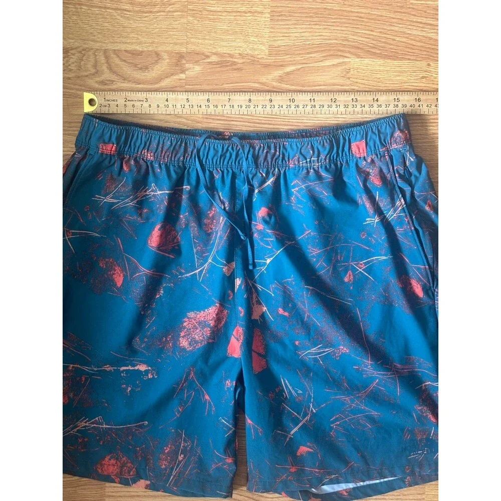 The North Face Men’s Large Printed Shorts Blue Red Outdoor Hiking Casual